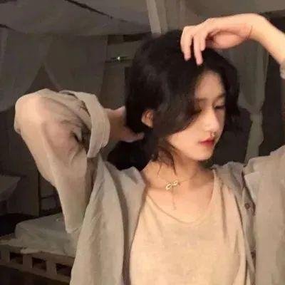 轻轻拂过 海报
